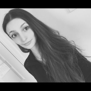 Meet your Posher, Chloe